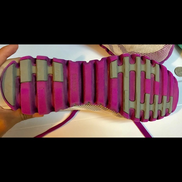 Reebok - Picture 4 of 4